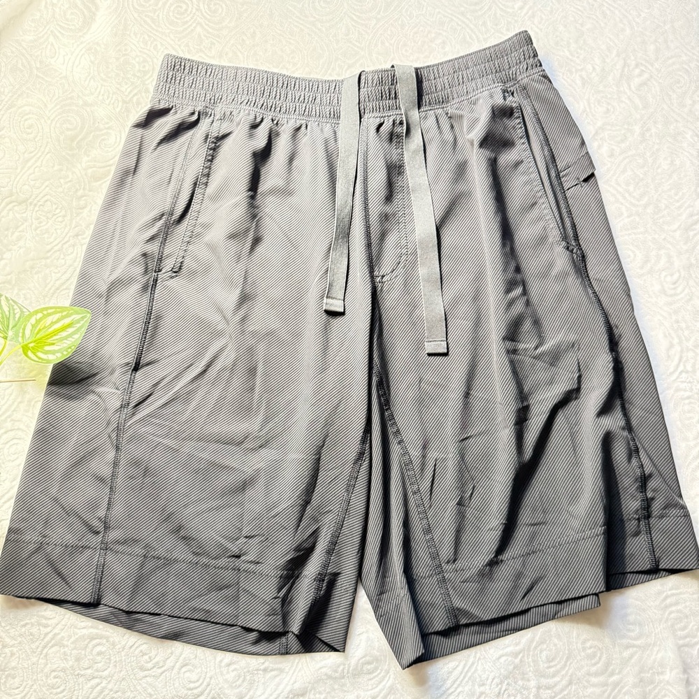 Lululemon Black Athletic Shorts Drawstring Pockets